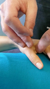 acupuncture-hands-pain